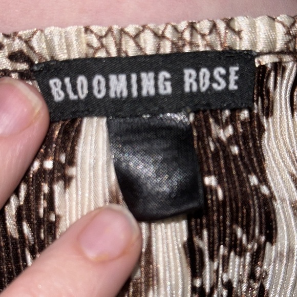 Blooming Rose Brown and Tan Layered Look Top - Picture 5 of 5
